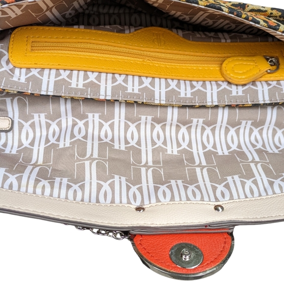 Jennifer Lopez JLO Cheetah Print Clutch Purse Magnetic Closure. Zip Pockets. - Picture 5 of 14